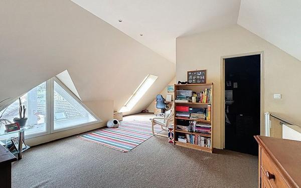 Appartement à vendre    5 pièces • 140,85 m2 Voisins-le-Bretonneux