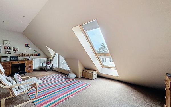 Appartement à vendre    5 pièces • 140,85 m2 Voisins-le-Bretonneux