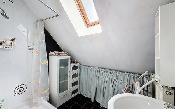 Appartement à vendre    5 pièces • 140,85 m2 Voisins-le-Bretonneux