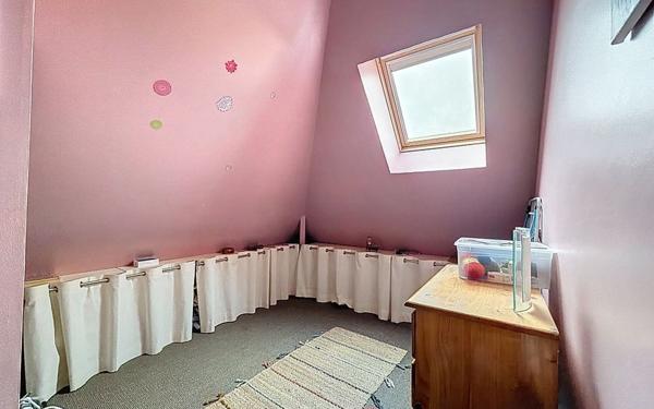 Appartement à vendre    5 pièces • 140,85 m2 Voisins-le-Bretonneux