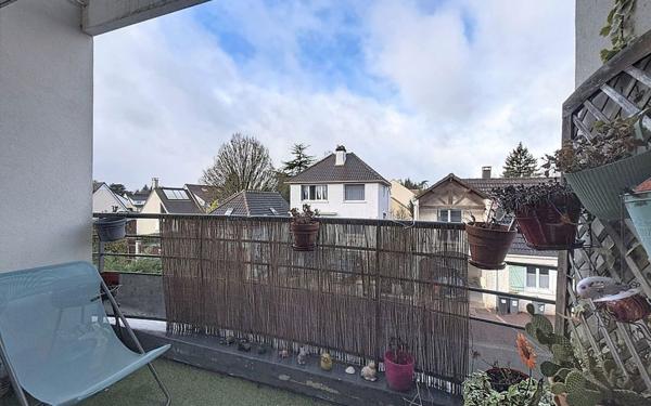 Appartement à vendre    5 pièces • 140,85 m2 Voisins-le-Bretonneux