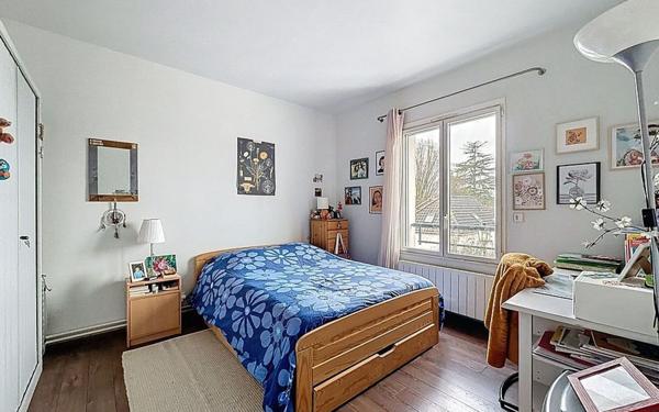 Appartement à vendre    5 pièces • 140,85 m2 Voisins-le-Bretonneux