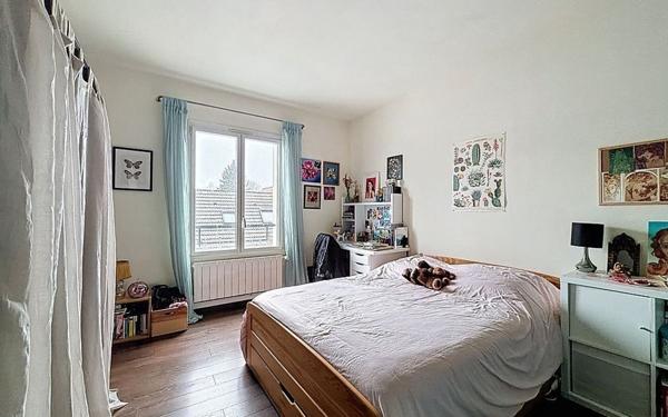 Appartement à vendre    5 pièces • 140,85 m2 Voisins-le-Bretonneux