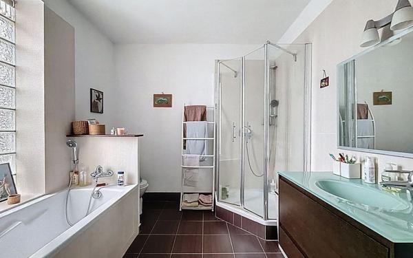 Appartement à vendre    5 pièces • 140,85 m2 Voisins-le-Bretonneux