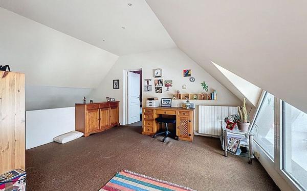 Appartement à vendre    5 pièces • 140,85 m2 Voisins-le-Bretonneux