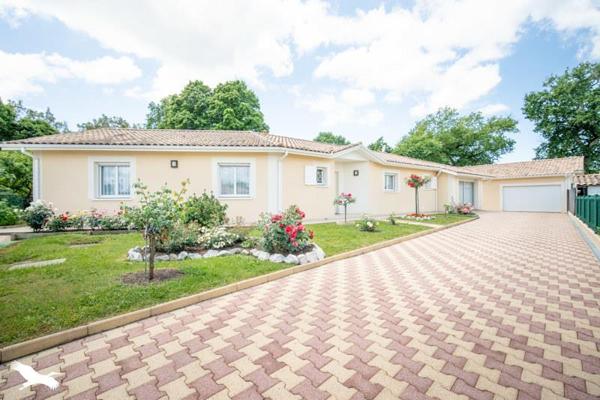 Maison à vendre |  Aureilhan |  6 pièces | 180 m²