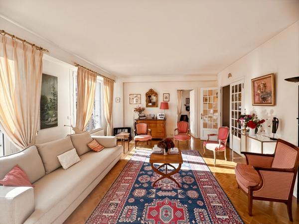 Appartement Type 4 130 m2 de standing avec ascenseur et garage au pied du château et proche de la gare d'Angers