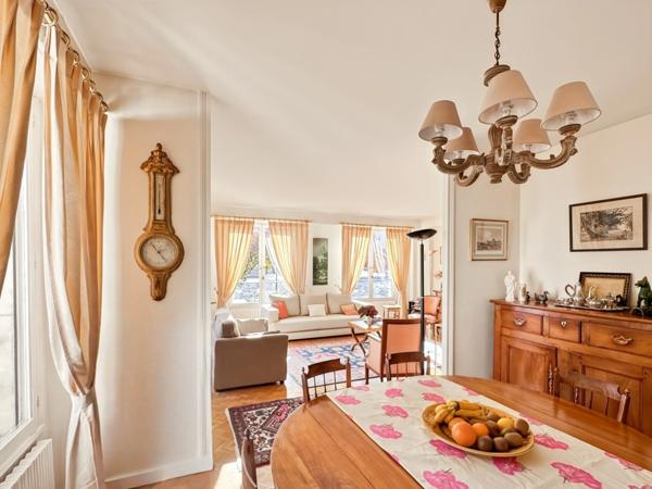 Appartement Type 4 130 m2 de standing avec ascenseur et garage au pied du château et proche de la gare d'Angers