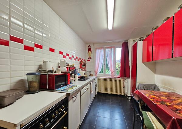 Maison à vendre- Angouleme 16000 - 8 pièce(s) 140 m2 - garage et jardin