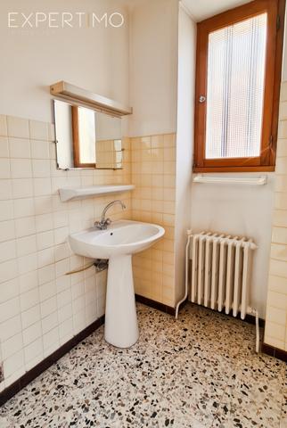 Saint-Jean-du-Gard (30270) Maison centre village avec un appartement de 85 m², un studio de 33 m², un garage et une cave