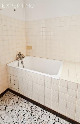 Saint-Jean-du-Gard (30270) Maison centre village avec un appartement de 85 m², un studio de 33 m², un garage et une cave