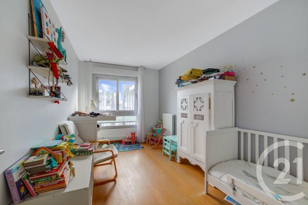 Appartement F4 à vendre  4 pièces - 81,01 m2 PARIS - 75019