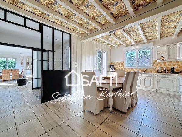 Grande maison  entièrement rénovée en 2021 de 150m² / Copropriété  divisée en deux habitations / Terrain 2500m² / Plusieurs possibilités