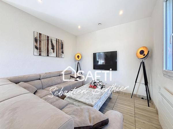 Grande maison  entièrement rénovée en 2021 de 150m² / Copropriété  divisée en deux habitations / Terrain 2500m² / Plusieurs possibilités