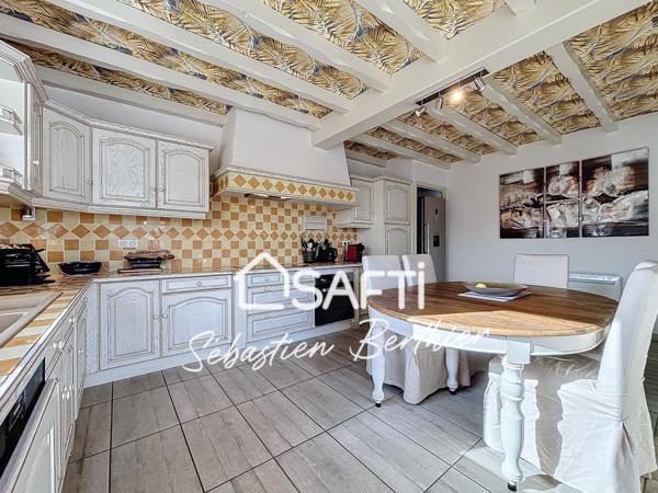 Grande maison  entièrement rénovée en 2021 de 150m² / Copropriété  divisée en deux habitations / Terrain 2500m² / Plusieurs possibilités