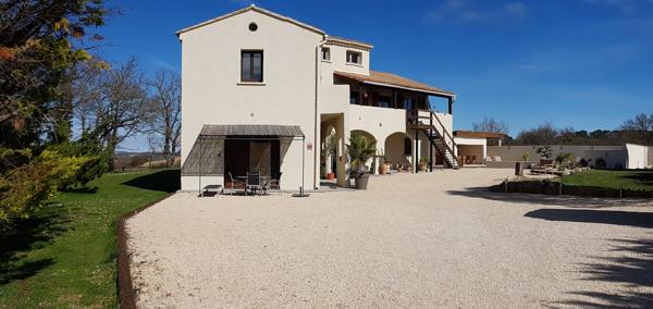 Saint-Ambroix (30500) Grande maison 235 m² ambiance campagne avec vue Cévennes et piscine chauffée