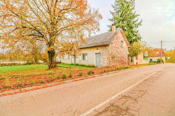 Maison Bona 134 m2, salon cathédrale, jardin, 2h30 de Paris, calme, résidence secondaire