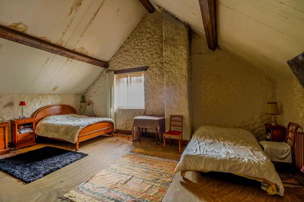 Maison Bona 134 m2, salon cathédrale, jardin, 2h30 de Paris, calme, résidence secondaire