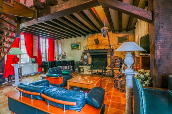 Maison Bona 134 m2, salon cathédrale, jardin, 2h30 de Paris, calme, résidence secondaire