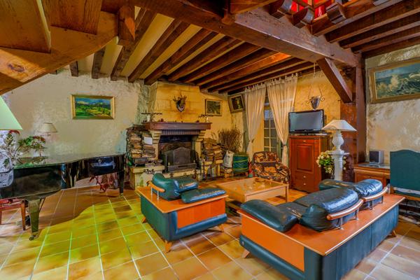 Maison Bona 134 m2, salon cathédrale, jardin, 2h30 de Paris, calme, résidence secondaire