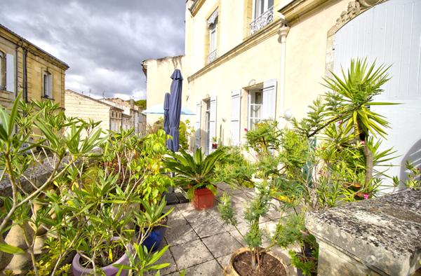 HYPER-CENTRE VILLE D'AGEN : Appartement de charme de 56.69m² avec une chambre et une terrasse de 40m².