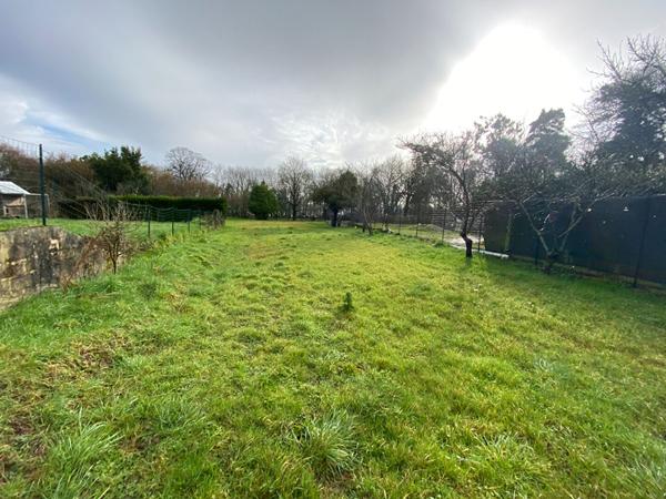 Terrain constructible à Gael 1076 m2