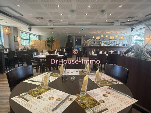 Commerce à vendre 3 pièces de 220 m²