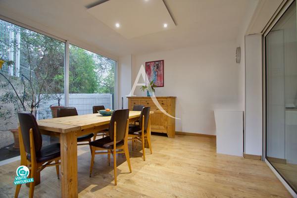 RARE - MONTPELLIER ESTANOVE - DUPLEX T4 CLIMATISÉ - 91 M2 UTILES (77,94 M2 CARREZ) - 2 CHAMBRES - JARDINET - VERANDA- GARAGE - 1 PLACE DE STATIONNEMENT