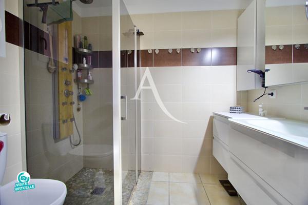 RARE - MONTPELLIER ESTANOVE - DUPLEX T4 CLIMATISÉ - 91 M2 UTILES (77,94 M2 CARREZ) - 2 CHAMBRES - JARDINET - VERANDA- GARAGE - 1 PLACE DE STATIONNEMENT