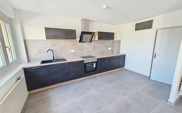 Appartement à vendre    3 pièces • 70,23 m2 Pompey