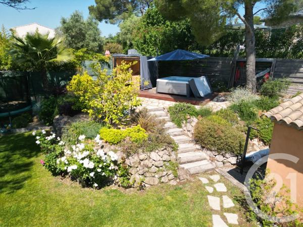 Maison à vendre  6 pièces - 210 m 2   FREJUS  - 83
