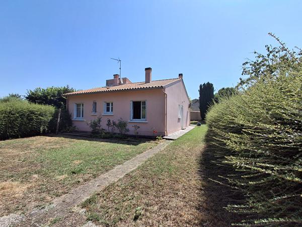 17220 SAINT VIVIEN Saint-Vivien Maison au calme avec beau jardin et dépendances ? Proche mer