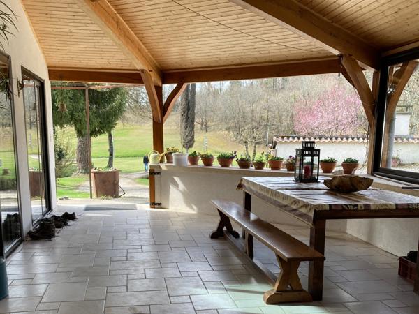 Montcuq (46800) Propriété rurale avec 3 maisons, atelier dans 15 ha de nature
