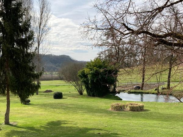 Montcuq (46800) Propriété rurale avec 3 maisons, atelier dans 15 ha de nature