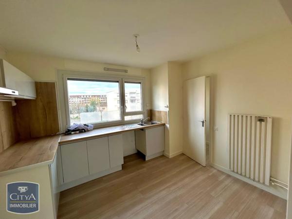 Appartement à louer 4 pièces 77.45m²