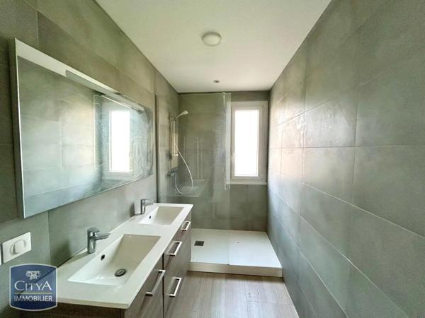 Appartement à louer 4 pièces 77.45m²