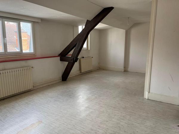 Appartement 4 pièces 95m² à vendre Vichy 03200 Hôtel de ville 109000€ - Micro.immo