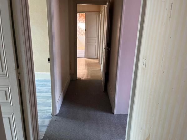 Appartement 4 pièces 95m² à vendre Vichy 03200 Hôtel de ville 109000€ - Micro.immo
