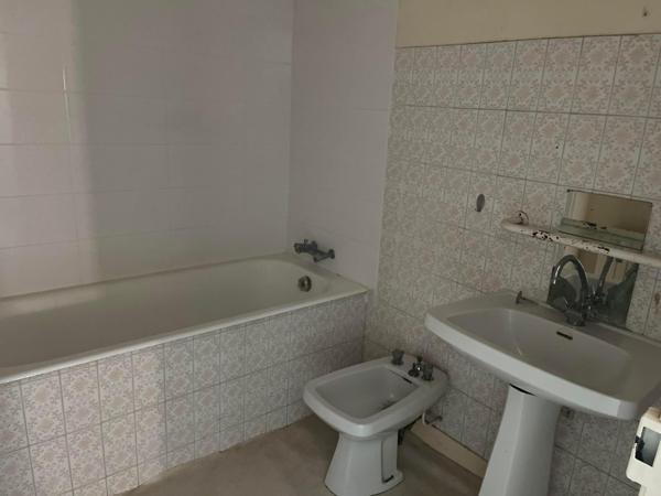 Appartement 4 pièces 95m² à vendre Vichy 03200 Hôtel de ville 109000€ - Micro.immo