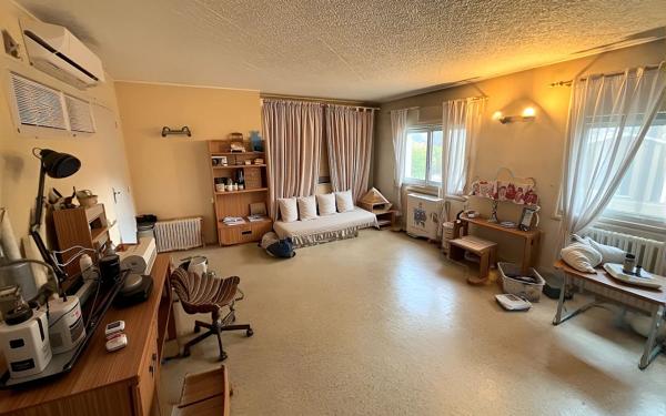 Maison à vendre    8 pièces • 220 m2 Bron