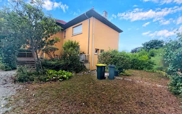 Maison à vendre    8 pièces • 220 m2 Bron