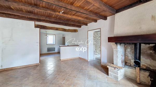 Maison à rénover avec potentiel et dépendances