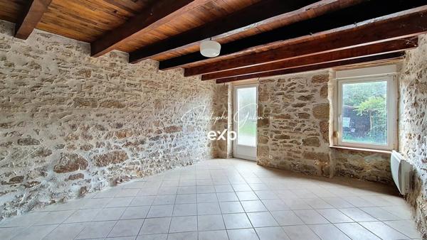 Maison à rénover avec potentiel et dépendances