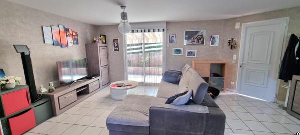 TRES AGREABLE DEMEURE DE PLAIN PIED DE 76 M2 LOVEE DANS UN CADRE BUCOLIQUE