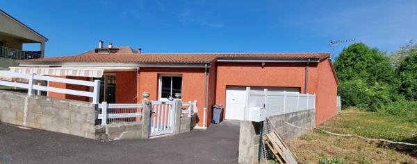 TRES AGREABLE DEMEURE DE PLAIN PIED DE 76 M2 LOVEE DANS UN CADRE BUCOLIQUE