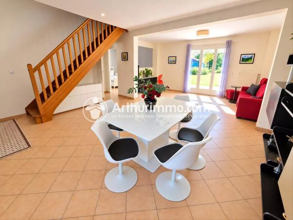 Vente                                                      Maison
                        
                     6 pièces                      120 m2                     à Saint-Pierre-du-Perray