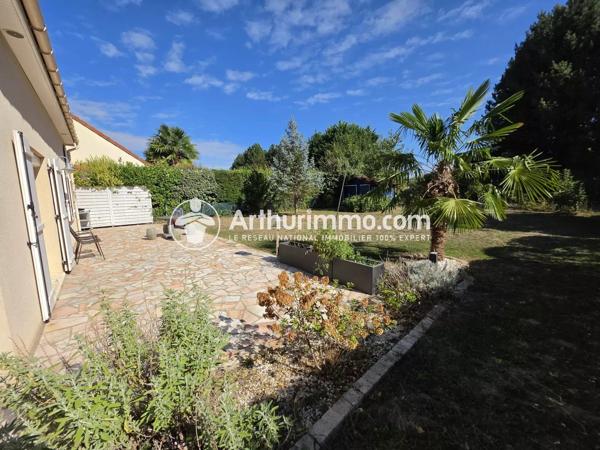Vente                                                      Maison
                        
                     6 pièces                      120 m2                     à Saint-Pierre-du-Perray