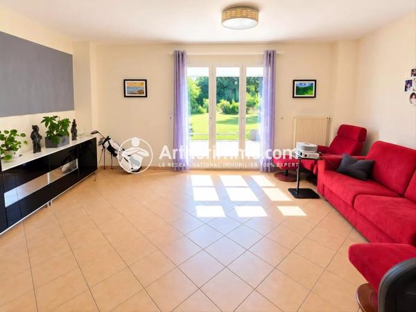 Vente                                                      Maison
                        
                     6 pièces                      120 m2                     à Saint-Pierre-du-Perray
