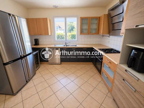 Vente                                                      Maison
                        
                     6 pièces                      120 m2                     à Saint-Pierre-du-Perray