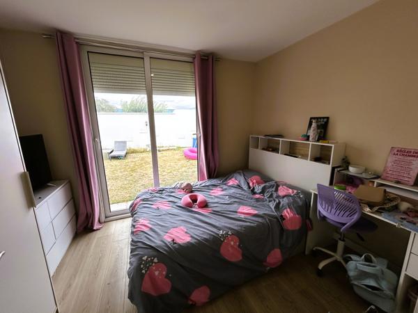 MAISON DE PLAIN-PIED RENOVEE 3 CHAMBRES GARAGE JARDIN